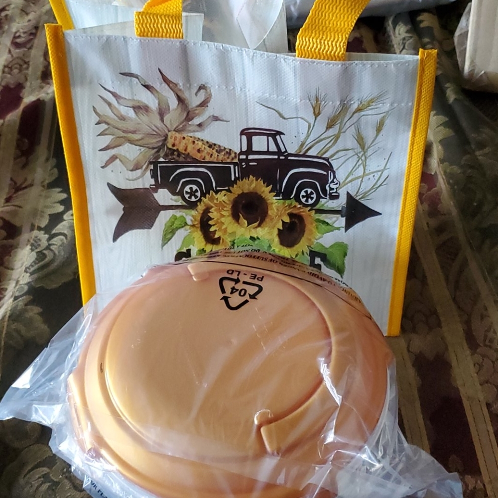 Lock and lock matching duo tote handle bowl